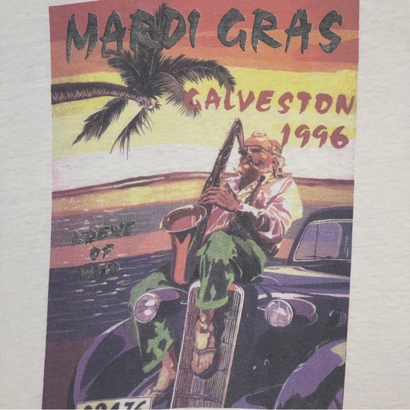 1996 Mardi Gras Galveston t shirt 🌴🎷
Man playing sac on old timey car! - Picture 3 of 4